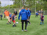 Laatste training S.K.N.W.K. JO7-1 (partijtje tegen de ouders) van maandag 27 mei 2024 (32/180)